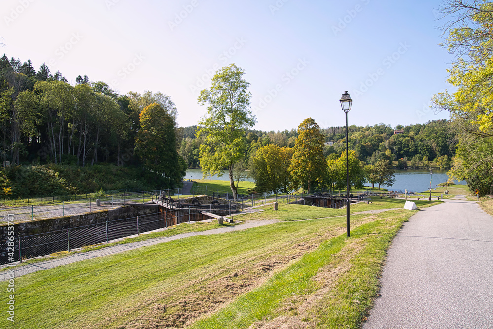 Fototapeta premium スウェーデンの古い水門のある風景