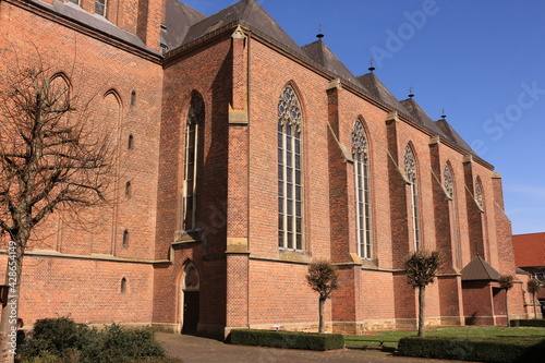 Historische Kirche im Zentrum der Stadt Dinklage im Kreis Vechta photo