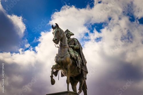 Statue von Friedrich dem Großen, Berlin, Unter den Linden