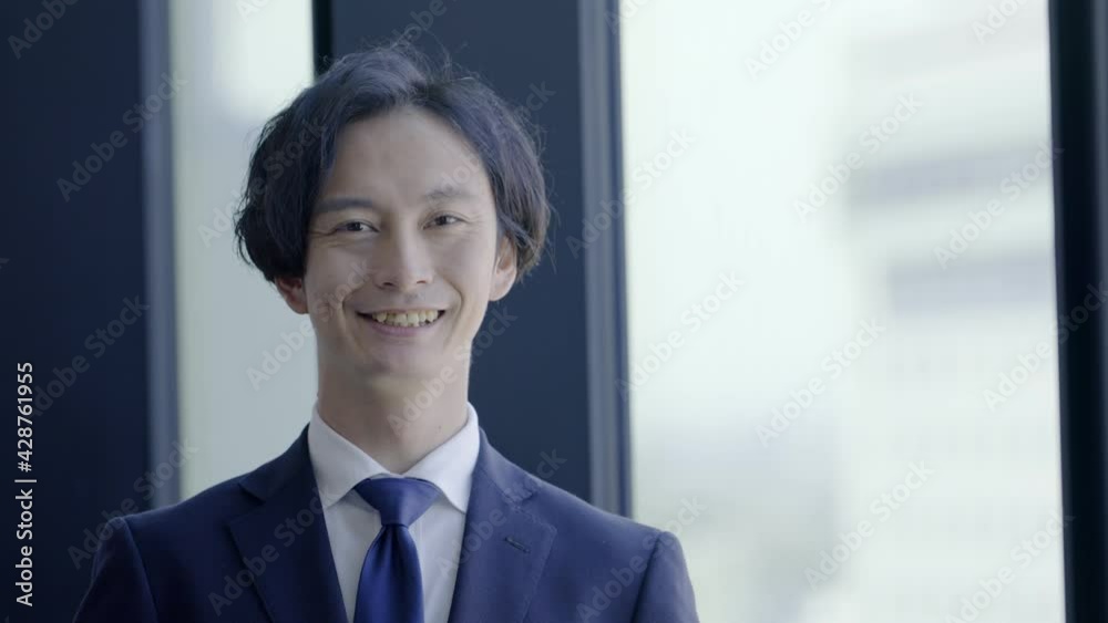 笑顔のビジネスマン 笑顔のビジネスマン