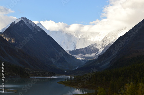 Fototapeta Naklejka Na Ścianę i Meble -  Akkem lake, Altai