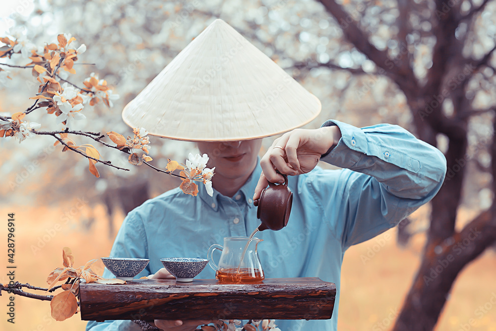 Obraz premium large leaf Chinese tea in a teapot, infusion