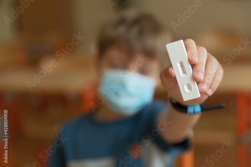 Obraz na płótnie Mandatory testing in schools. w salonie