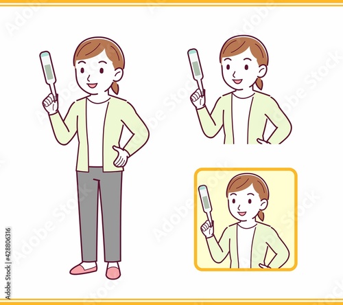 カーディガンを着た若い女性