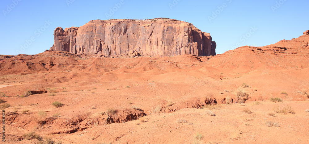 Fototapeta premium Monument Valley Tribal Park in Navajo Nation, Utah and Arizona, USA