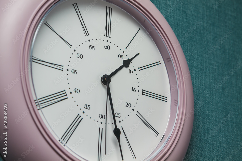 wall clock half-second lunch time wall clock half-second lunch time