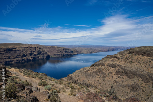View over Wanapum Lake on Gingko State Park