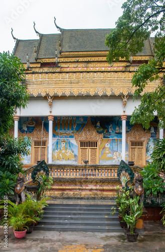 Fototapeta Naklejka Na Ścianę i Meble -  Temple in the city of Siem Reap, Cambodia-09.09.2019