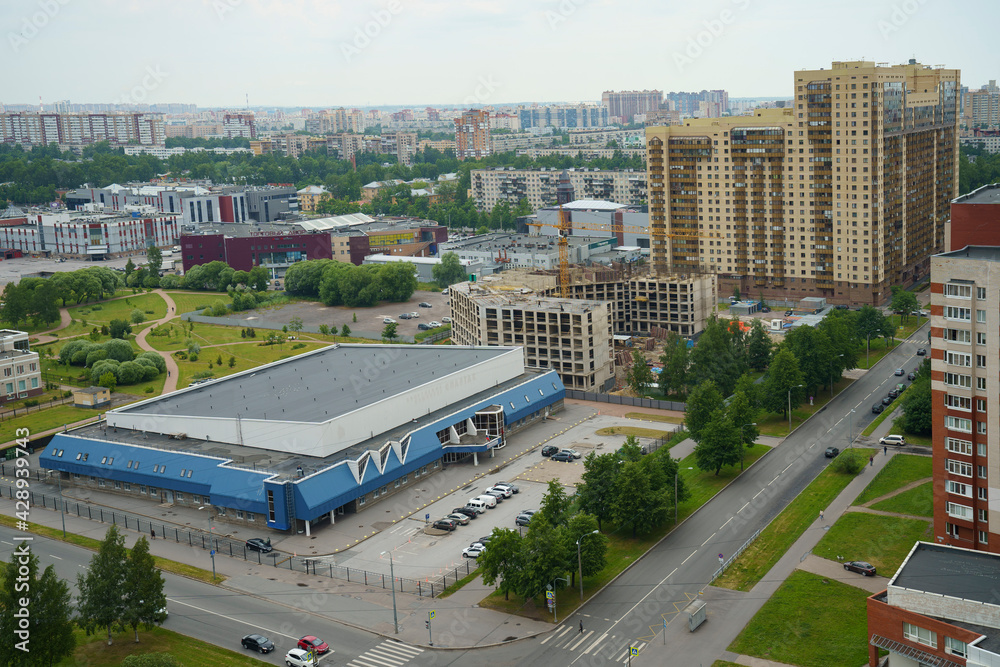 Obraz premium Sankt Peterburg 20/20/2020 , sleeping areas of the city metropolis, Sports complex Spartak.