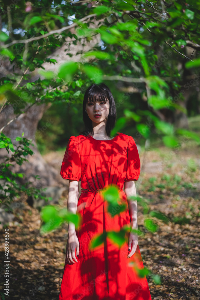 自然の中の女性