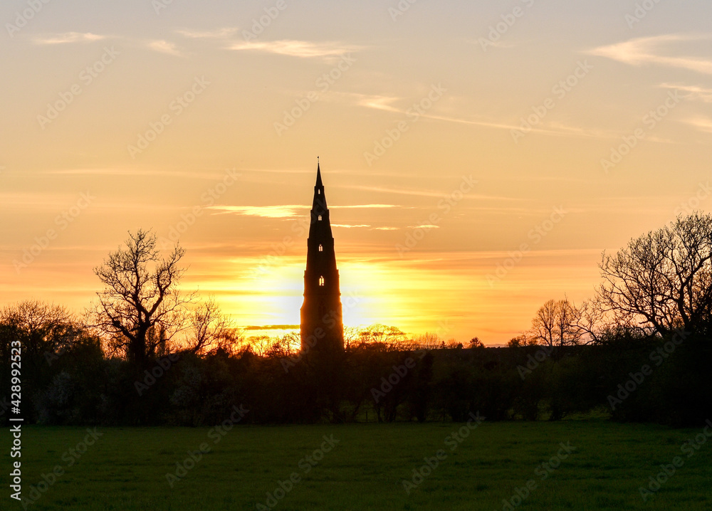 Obraz premium church at sunset