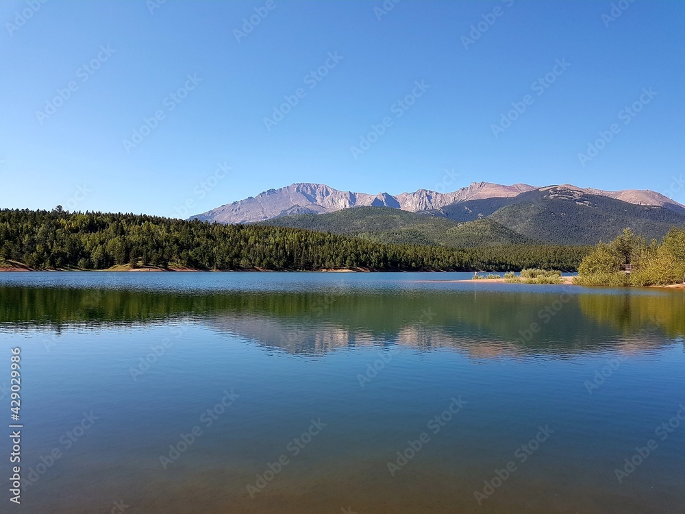 Naklejka premium lake in the morning