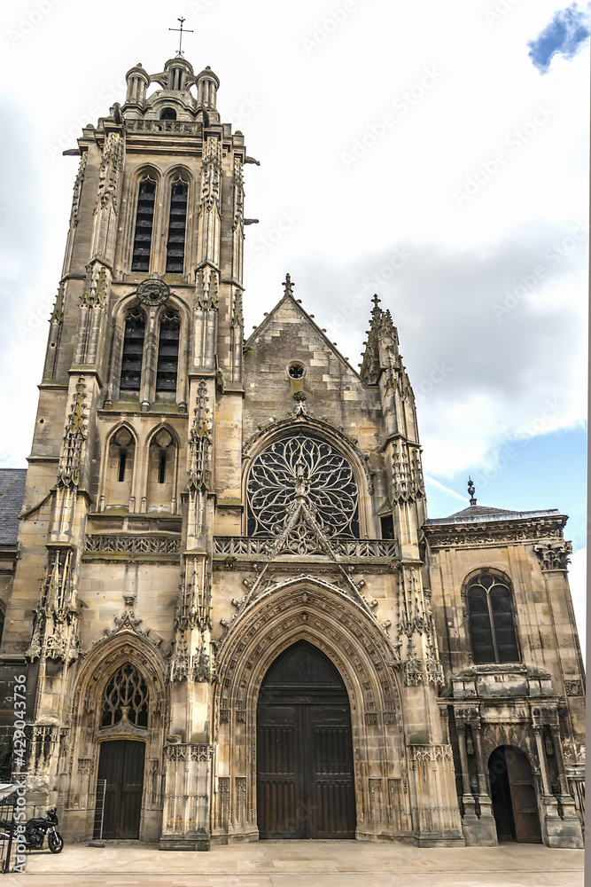 Pontoise Cathedral (Saint-Maclou de Pontoise, 12th century) - Roman Catholic cathedral, national monument of France. Pontoise is a commune in Val-d'Oise department, in northwestern suburbs of Paris.