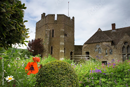 Canvas Print Medieval fortified manor of Stokesay Castle, Shropshire, England, showing the so
