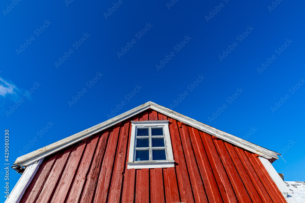 Idyllische rote Fischerhütte auf den Lofoten, Norwegen