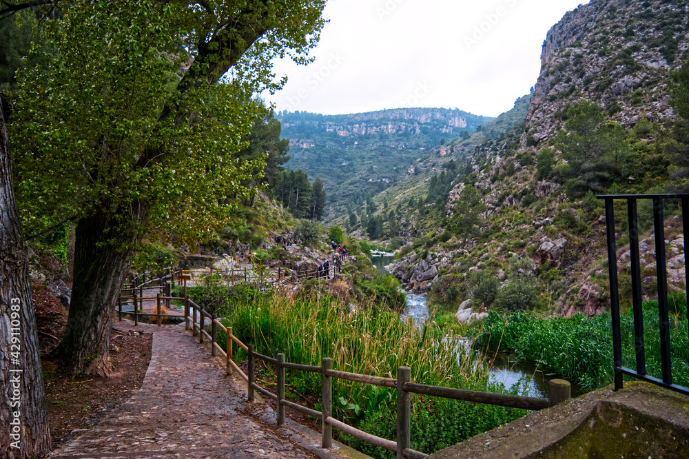 Fototapeta premium Jérica, la vuelta de hoz