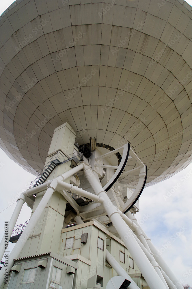 世界最大級の直径を誇る電波望遠鏡 Stock Photo Adobe Stock