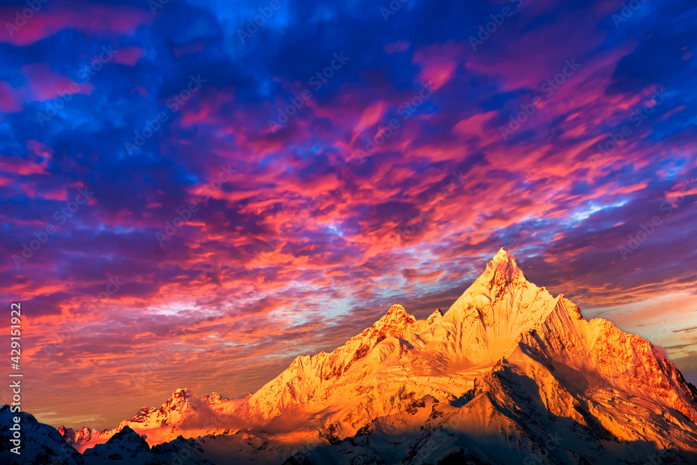 梅里雪山の夕焼け雲