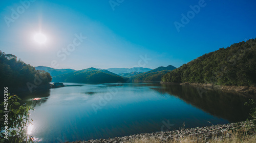 Fototapeta Naklejka Na Ścianę i Meble -  Lake in the middle of the valley
