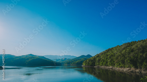 Fototapeta Naklejka Na Ścianę i Meble -  Lake in the middle of the valley
