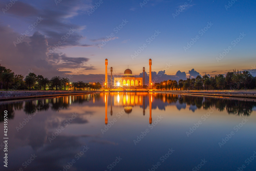 Naklejka premium Landscape of beautiful sunset sky at Central Mosque, Songkhla province, Southern of Thailand.