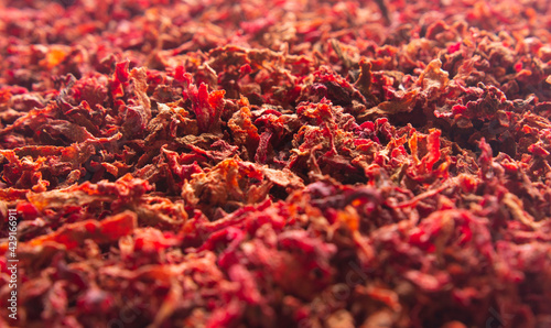 Photos Dehydrated beetroot flakes shooted close-up
