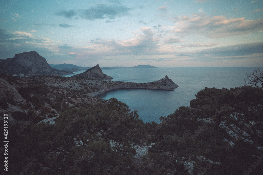 Naklejka premium sunset over the sea