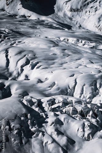 Le glacier de Fee rempli de...