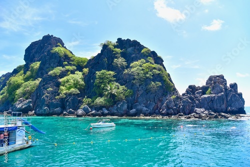 Koh Ngam Yai in Mu Ko Chumphon National Park photo