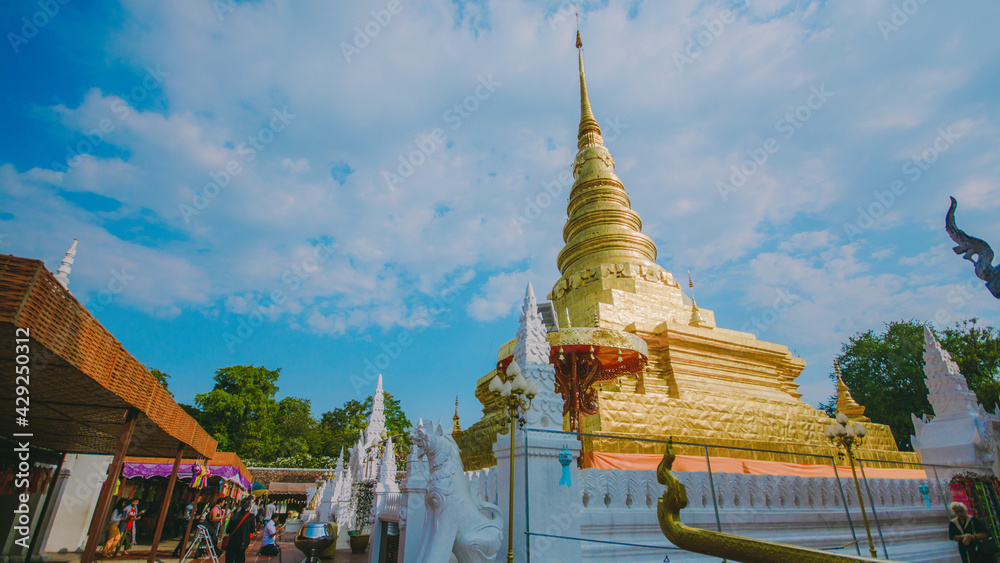 Fototapeta premium Beautiful temple in thailand.