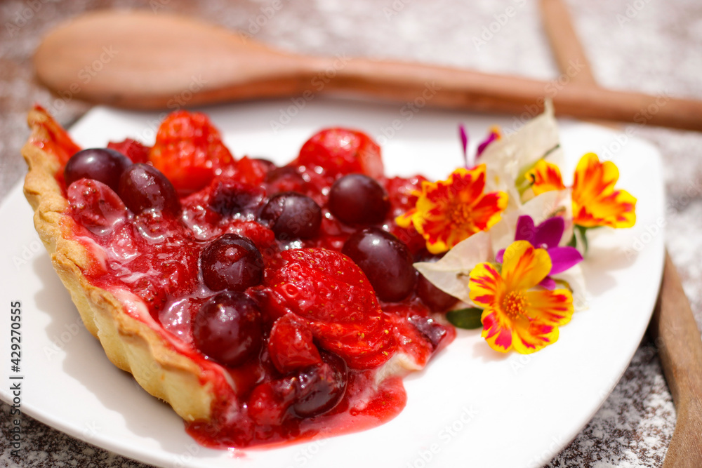 Sweet red fruit pie Sweet red fruit pie