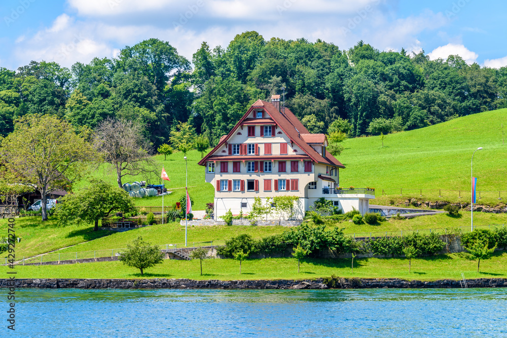 Obraz premium Waterview on Swiss village near Lucerne, Switzerland.
