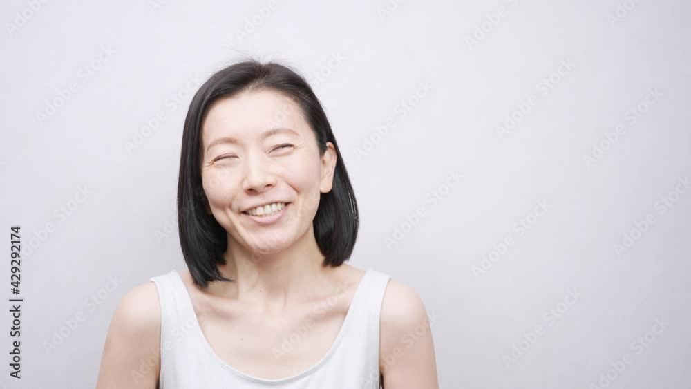 笑顔の日本人女性(40代・50代) 笑顔の日本人女性(40代・50代)