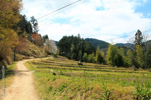 Hiking on the Nakasendo in the Japanese Alps between Nakatsugawa, Magome, Tsumago and Nagisu (中山道, 馬籠宿, 妻籠宿) | On the trail