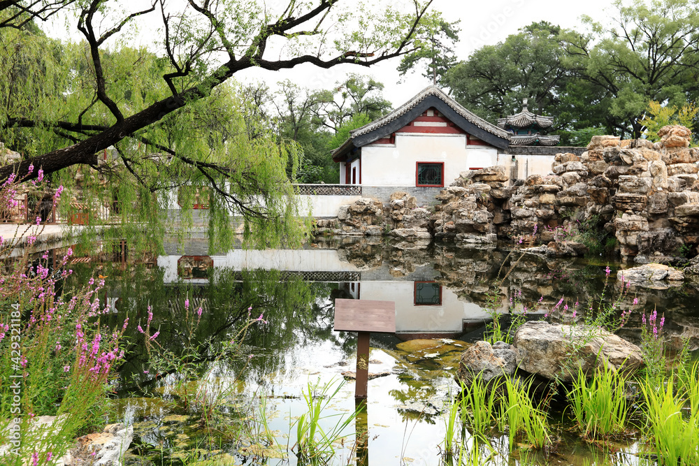 Ancient Chinese garden architecture south of the Yangtze River
