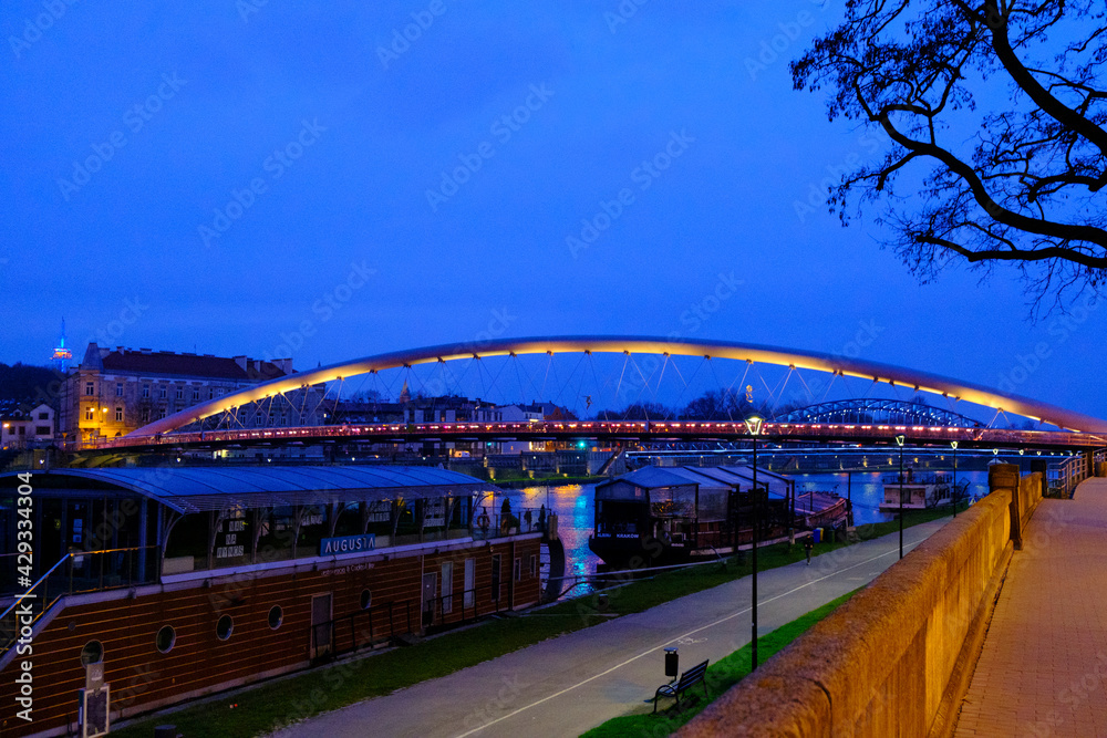 Obraz premium bridge over the river