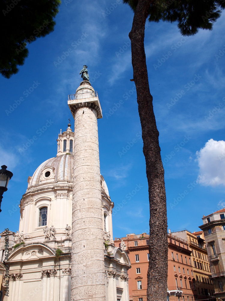 イタリア ローマのトラヤヌスの記念柱
Trajan's Column in Rome, Italy
