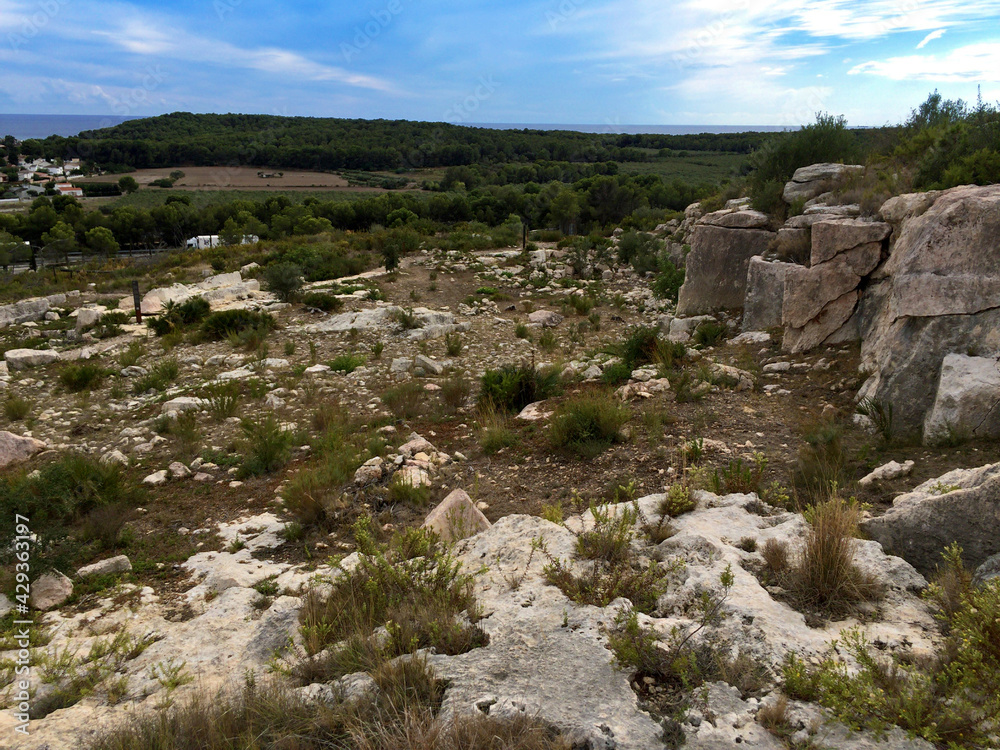 スペイン タラゴナ近郊の石切り場 古代ローマ時代の遺跡
Quarry near Tarragona, Spain Ancient Roman ruins