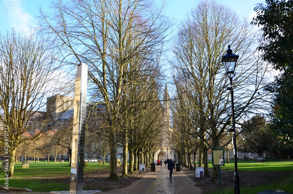 Naklejka premium Winchester cathedral and park in spring