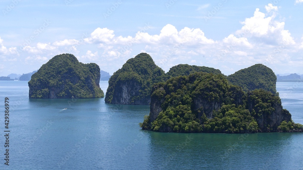 Beautiful Seascape view of Ko Hong the group islands in Andaman Sea, Krabi Province, Thailand. Koh Hong island view point to beautiful scenery view 360 degree. Beautiful Seascape view of Ko Hong the group islands in Andaman Sea, Krabi Province, Thailand. Koh Hong island view point to beautiful scenery view 360 degree.
