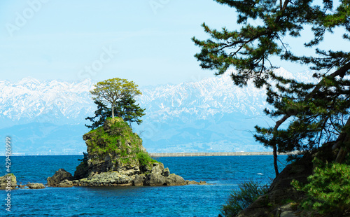 Amaharasi coast and Tateyama mountain range. Takaoka in Toyama, Japan. 雨晴海岸と立山連峰。日本富山県高岡市