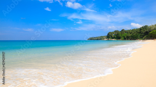 Fototapeta Naklejka Na Ścianę i Meble -  Beach and tropical sea and blue sky background Phuket Thailand