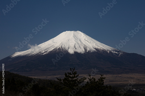 忍野村から見た富士山 © Kazuki Yamada