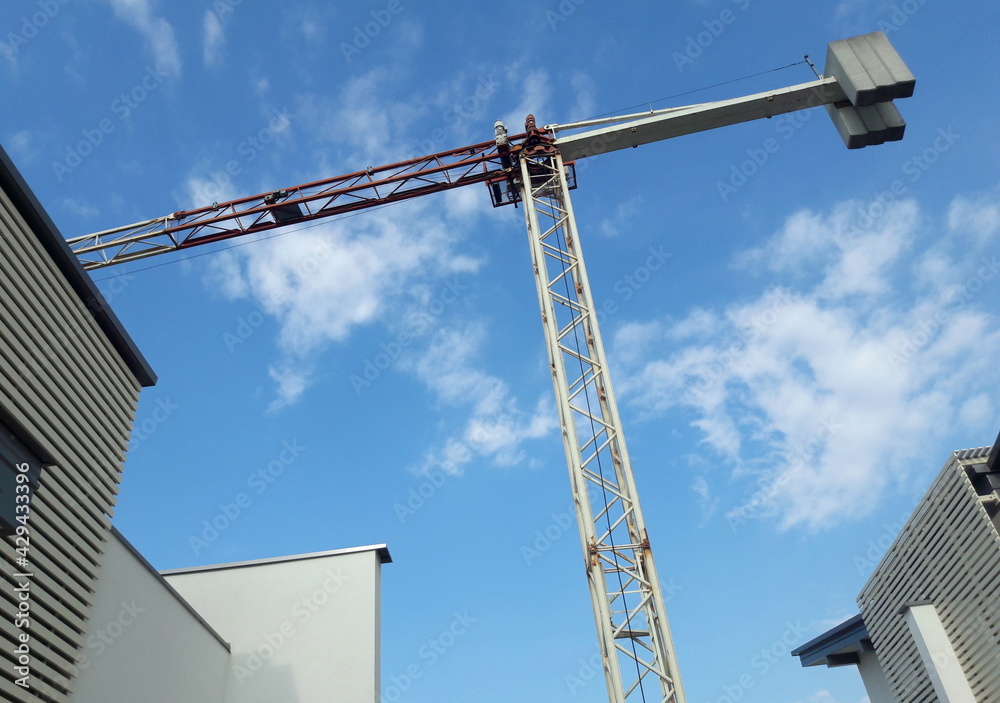 Lavori in corso nel cantiere edile in primavera Lavori in corso nel cantiere edile in primavera