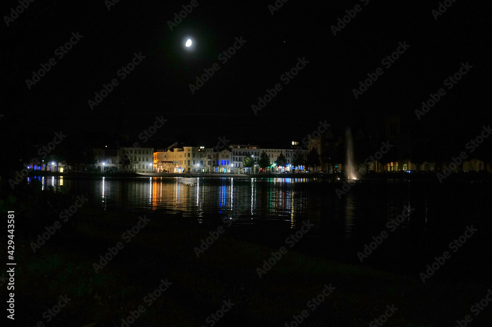 Schwerin bei Nacht: Am Pfaffenteich Schwerin bei Nacht: Am Pfaffenteich