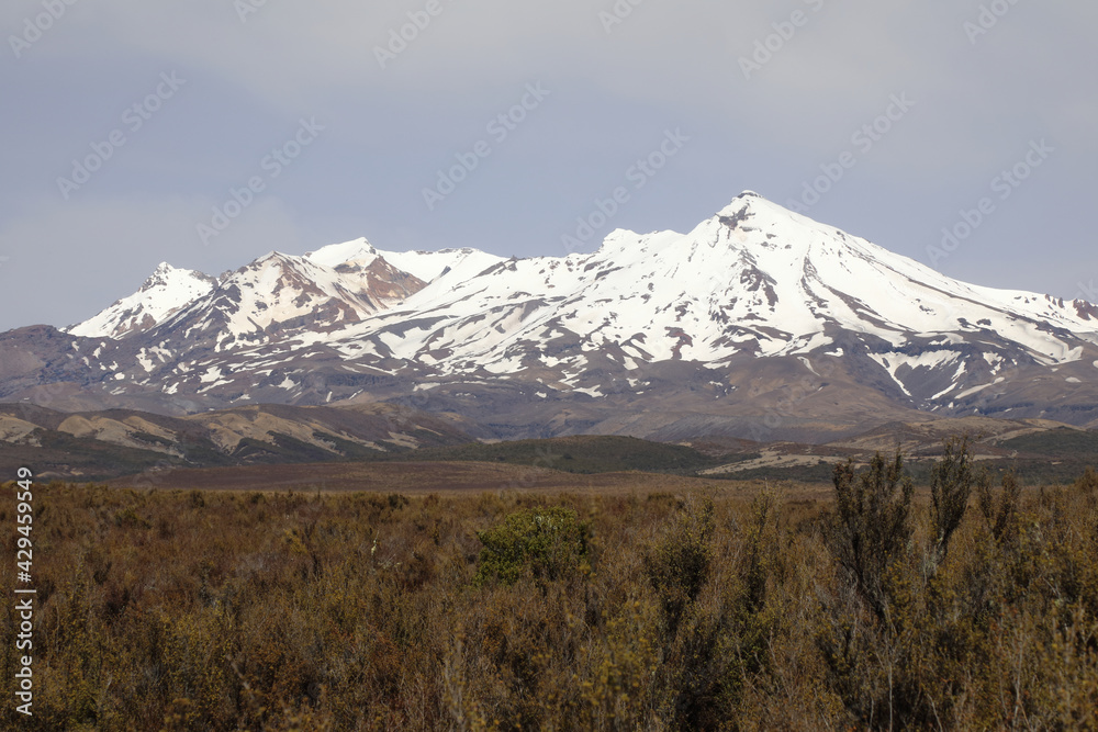Fototapeta premium Mount Ruapehu Neuseeland / Mount Ruapehu New Zealand