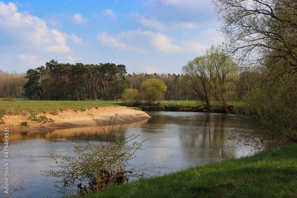 Flußlandschaft im Emsland: Hase zwischen Haselünne und Meppen Flußlandschaft im Emsland: Hase zwischen Haselünne und Meppen