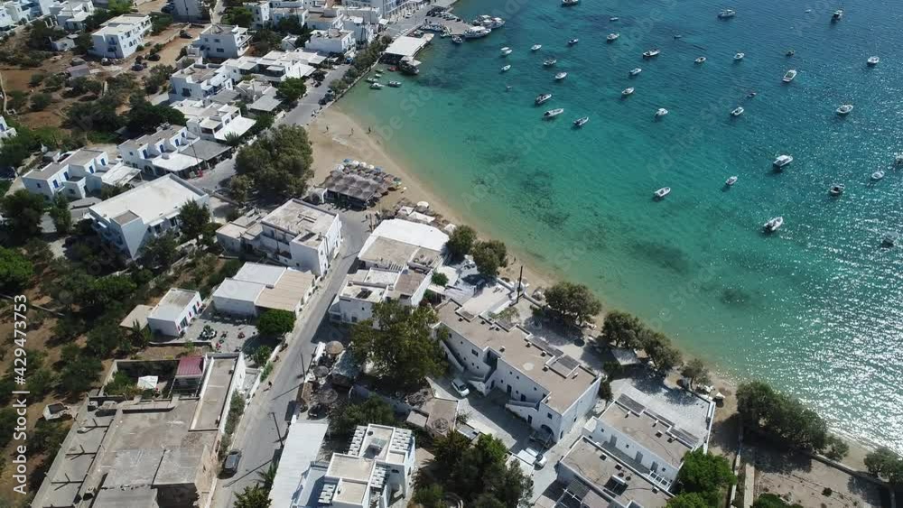 Plage d'Aliko sur l'île de Naxos dans les Cyclades en Grèce vue du ciel