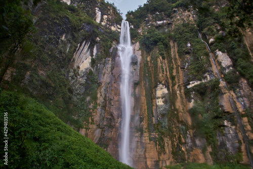 Vista de la primera caida de Yumbilla en Cuispes  Chachapoyas  Per  .