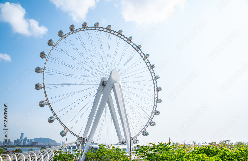 Fototapeta premium Ferris Wheel of Light in the Bay Area of Binhai Cultural Park, Shenzhen, China